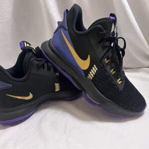 Nike LeBron Witness 5 in Black/Fierce Purple/Metallic Gold Colorway size 6.5